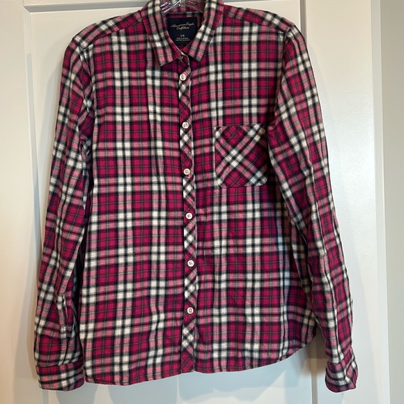 American Eagle Outfitters Tops - American Eagle cotton button down shirt. Size large.